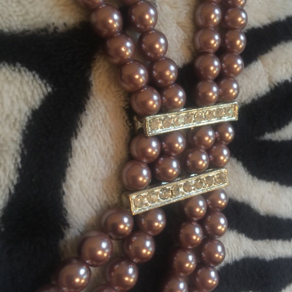 *Free with purchase* Rose & silvertone faux pearl - Picture 2 of 6